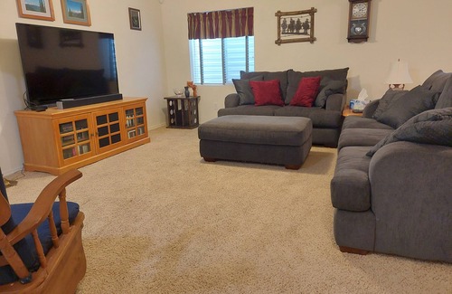 Stetson Hills House | Spacious family suburban home