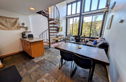 Lakeside Village Condo | Spacious Family Condo with Pool and Hot Tub Onsite