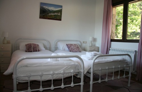 Guisando Other | Spacious family-friendly stone house with fabulous views, large grounds and pool