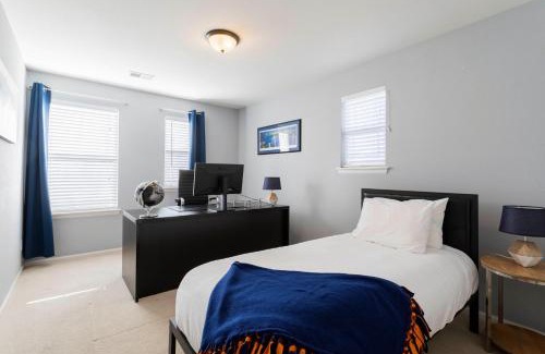 Stapleton House | Spacious Family Friendly Townhome in Central Park