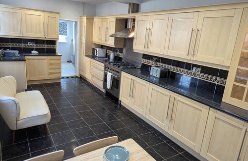 Porthcawl House | Spacious Family Holiday Home in Porthcawl