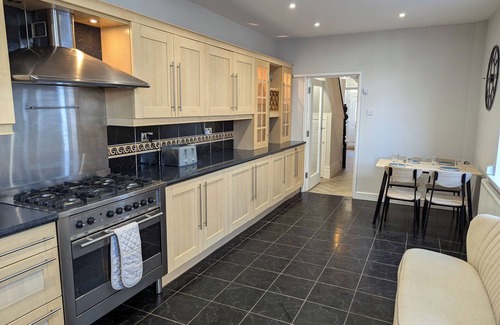 Porthcawl House | Spacious Family Holiday Home in Porthcawl
