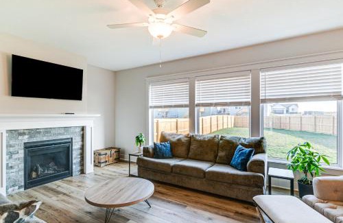 Ankeny House | Spacious Family Home about 13 Mi to Des Moines