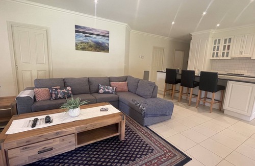 Yarrawonga House | Spacious family home. Close to all that Yarrawonga-Mulwala has to offer.n
