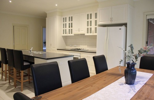 Yarrawonga House | Spacious family home. Close to all that Yarrawonga-Mulwala has to offer.n