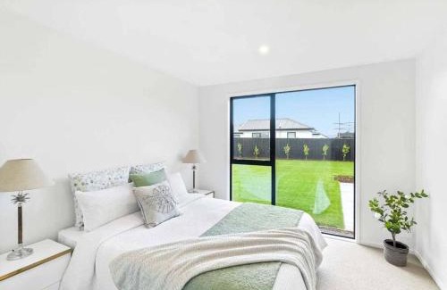 Kirwee House | Spacious Family Home