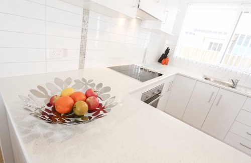 Mildura Central Business District Apartment | Spacious, family & pet friendly, Lovely Courtyard, Central Location, Free Wi Fi