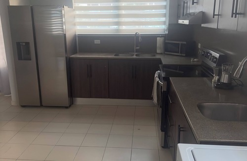 Levittown House | Spacious Family Friendly 4BR Home Near Beach