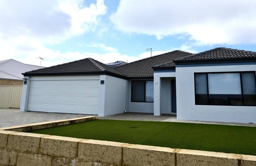 Dawesville House | Spacious Family Retreat