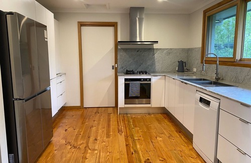 Mount Eliza House | Spacious family stay near Peninsula beaches and wineries