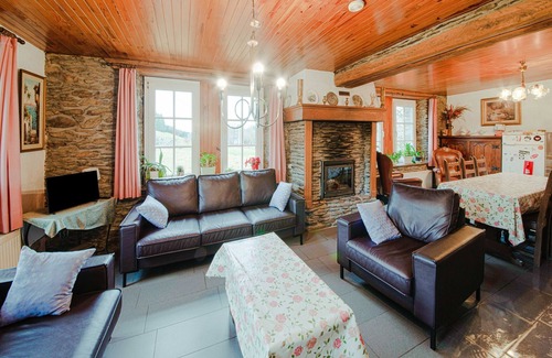 Brisy Other | Spacious Farmhouse Retreat
