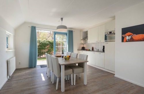De Koog House | Spacious Farmhouse Near Beach