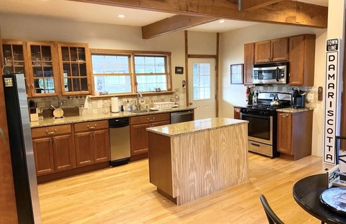 Jefferson House | Spacious Farmhouse on Davis Stream to Damariscotta Lake with 5 bedrooms