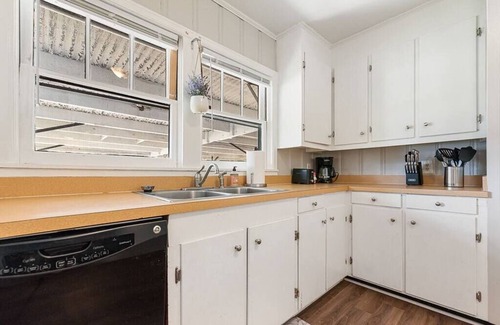 Saint Elmo House | Spacious Farmhouse Ranch Near Mobile!
