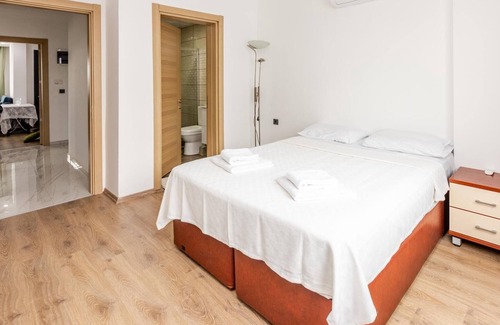 Mumcular Apartment | Spacious Flat with Balcony in Mugla