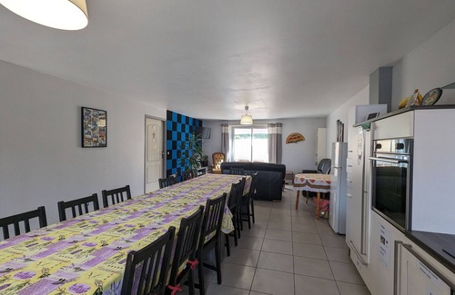 Neuvy-Saint-Sepulchre Cottage | Spacious and contemporary house with parking, bikes, and foosball in Berry