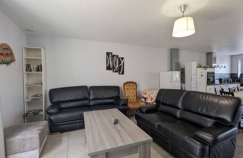 Neuvy-Saint-Sepulchre Cottage | Spacious and contemporary house with parking, bikes, and foosball in Berry