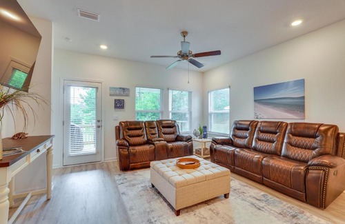 Freeport House | Spacious Freeport Home with Deck and 2 Living Areas!