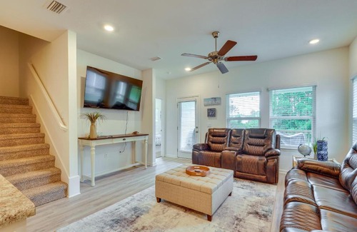 Freeport House | Spacious Freeport Home with Deck and 2 Living Areas!
