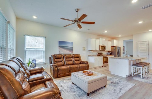 Freeport House | Spacious Freeport Home with Deck and 2 Living Areas!