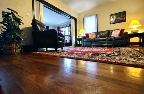 Erie Apartment | Spacious Frontier Park Apartment