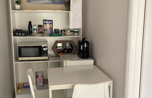 Campbelltown House | ✧ Spacious full private Guest Suite with Private entrance