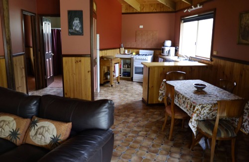 Deepdene Ski Chalet | Spacious fully self contained two bedroom chalet, nestled in the bush.