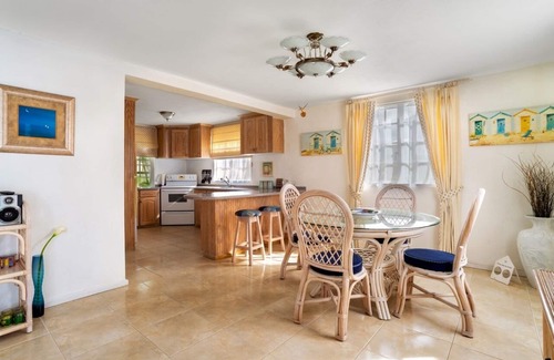 Speightstown House | Spacious, gated, quiet, open-plan with garden, pool, 2 ensuite bedrooms