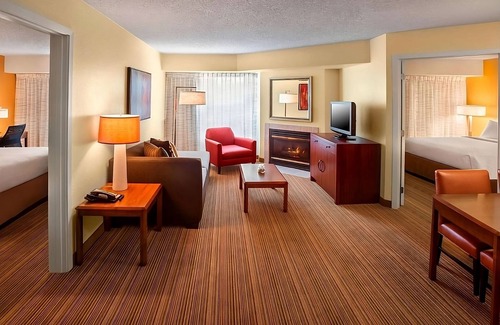 Bethlehem Hotel | Spacious Good-Value Accommodation! Outdoor Fireplace, Pets Allowed