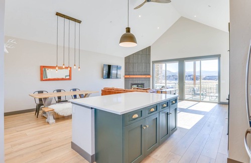 Grand Elk Ranch House | Spacious Granby Townhome: Hot Tub & Mountain Views