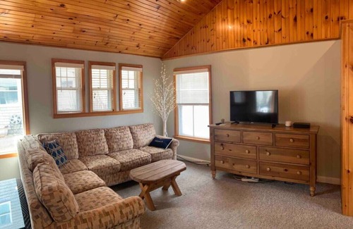 Falmouth House | Spacious Guest House in Falmouth Village