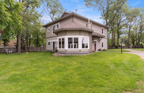Nisswa Condo | Spacious Gull Lake Beach Condo, Lake Access and Fire pit