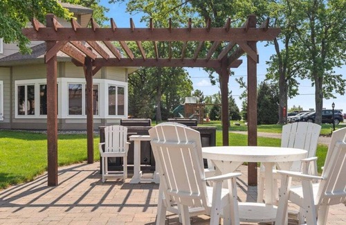 Nisswa Condo | Spacious Gull Lake Beach Condo, Lake Access and Fire pit