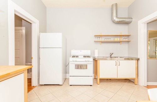 Hyde Park House | Spacious Historic Hyde Park Bungalow w/Office in Central Austin by UT/Downtown