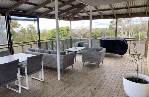 Greens Beach House | Spacious holiday house in tranquil Greens Beach