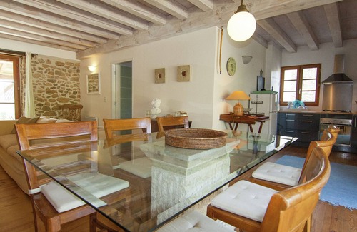 Roussines Cottage | Spacious holiday home with heated pool.