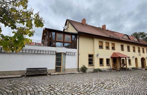 Mickten House | Spacious holiday home in Dresden for up to 12 people with 6 bedrooms