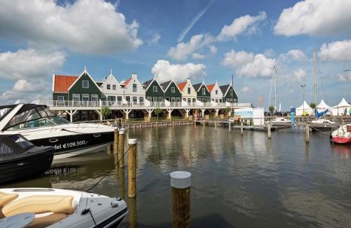 Uitdam Apartment | Spacious holiday home near Amsterdam