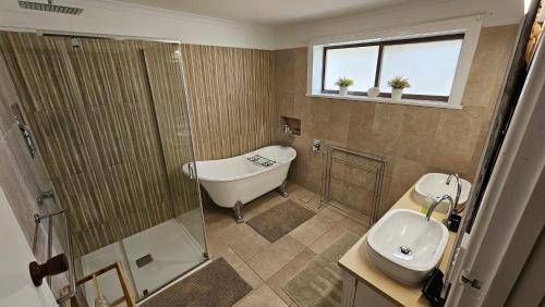 Waikerie House | Spacious Holiday Home - Waikerie