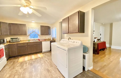Danville House | Spacious Home 1Minute Walk to Geisinger Hospital