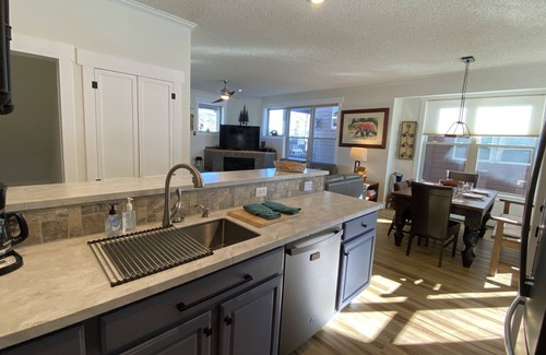 Wildernest House | Spacious home, 2 living rooms, Private hot tub, Pet friendly