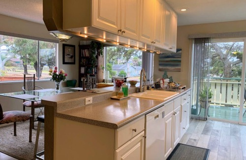 Seaside House | Spacious Home, Beautiful Gardens, Ocean View