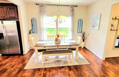 Norfolk - Virginia Beach House | Spacious home in Chesapeake