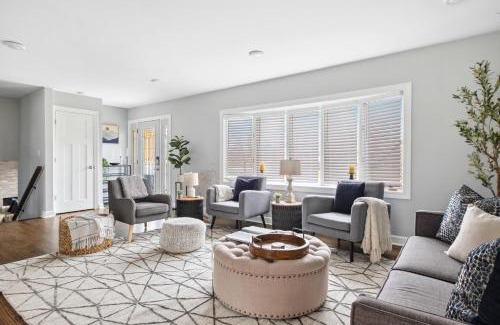 Highland Hills House | Spacious Home in Chicago Suburbs