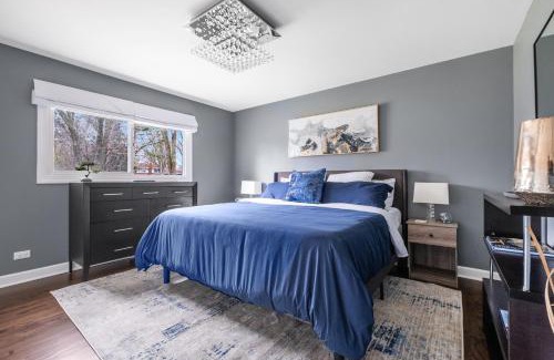 Highland Hills House | Spacious Home in Chicago Suburbs