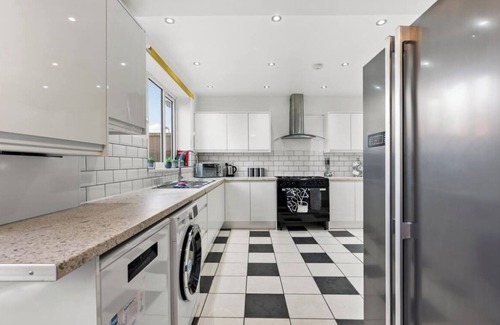 Giltbrook House | Spacious home in the Peak District