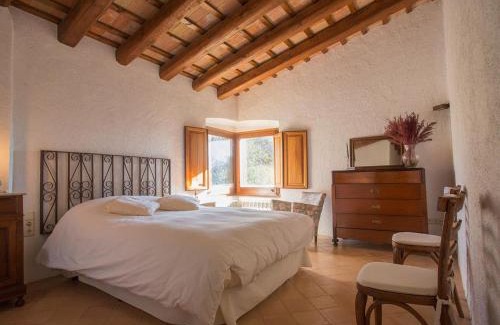 Navata House | Spacious Home in Navata