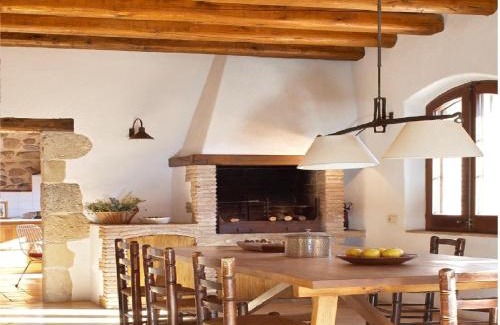Navata House | Spacious Home in Navata