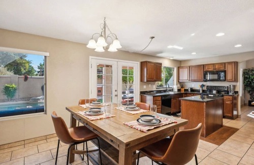 Glendale House | Spacious Home in Prime Location | Pool, Spa, Games