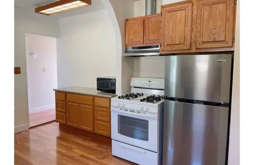 Broadmoor House | Spacious Home near Downtown San Leandro